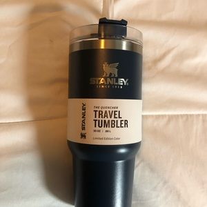Stanley Travel Tumbler Navy with straw